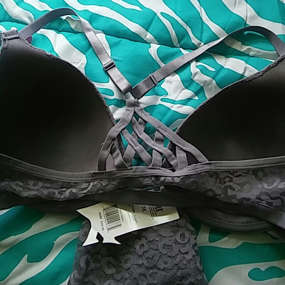 Bra Set - Picture 2 of 2